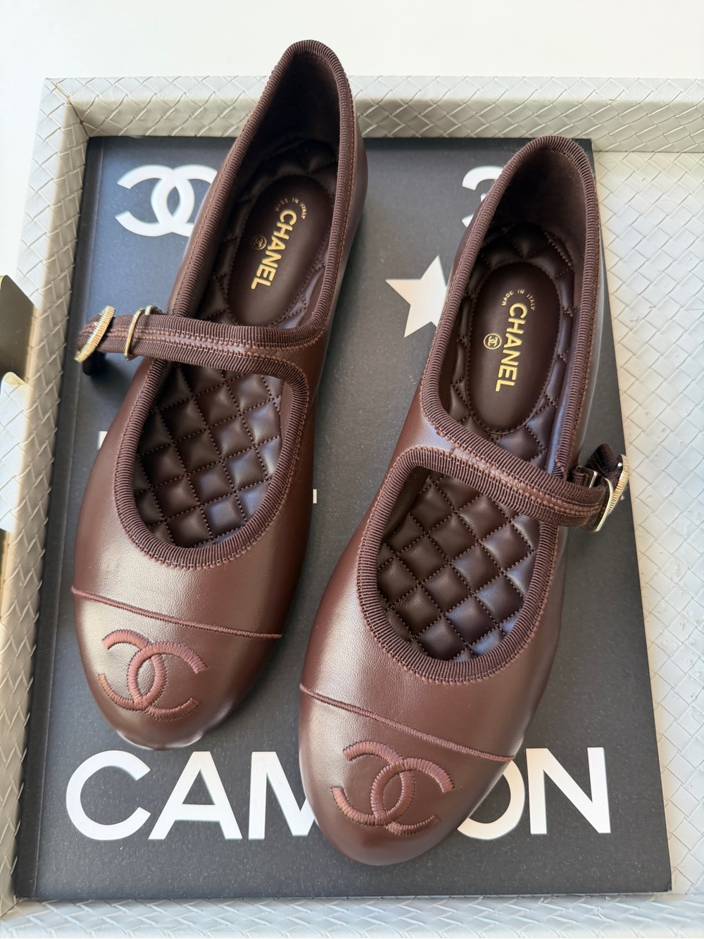 CHANEL CC LOGO BROWN MARRON FONCE LEATHER MARYJANE BALLET FLATS SHOES GHW 40.5C - Picture 12 of 13